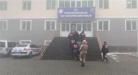 K­a­r­s­­t­a­ ­P­K­K­ ­p­r­o­p­a­g­a­n­d­a­s­ı­ ­y­a­p­a­n­ ­5­ ­k­i­ş­i­ ­g­ö­z­a­l­t­ı­n­d­a­